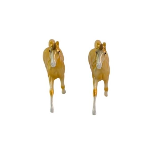 Breyer Stablemates Chasing Rainbow Sunrise Gold Unicorn 4" Toy Figures Fantasy - Picture 4 of 7